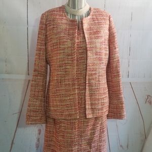 Talbots 2 piece dress suit. Boucle. 12/10.